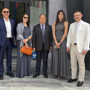 俄罗斯艺术科学院主席瓦西里·采列捷利出席第40届伊塞克湖国际论坛